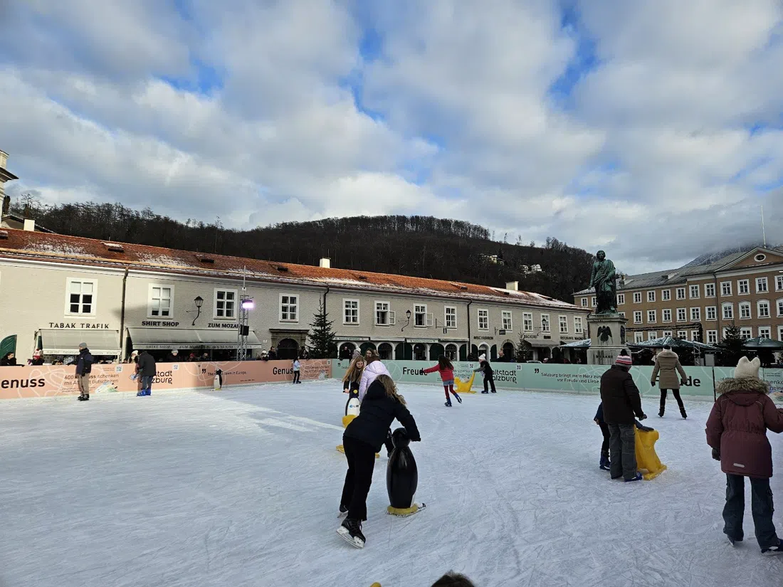 Eiszauber am Mozartplatz, Salzburg